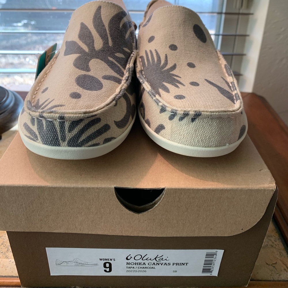 OluKai Nohea Women’s Canvas Shoes